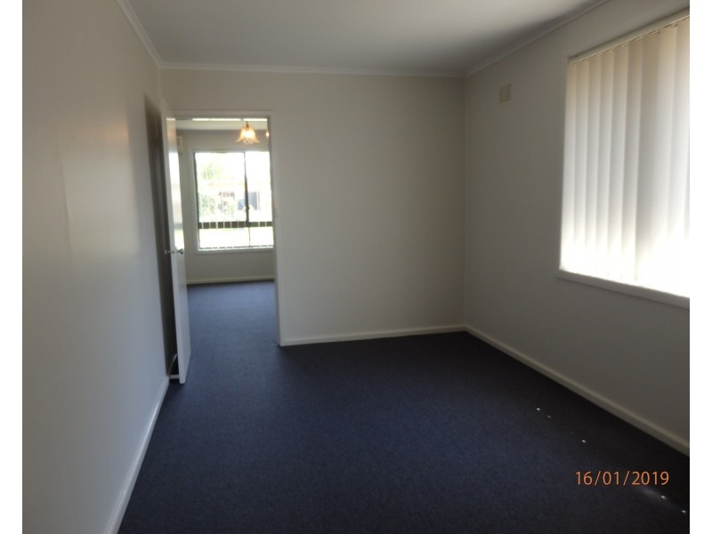 16 Humphreys Avenue, Casula NSW 2170