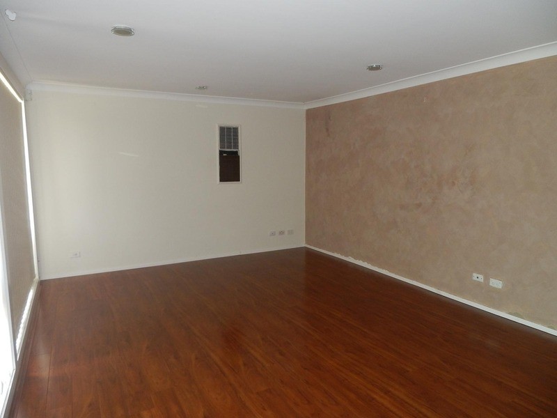 8 Lady Penrhyn Close, Lurnea NSW 2170