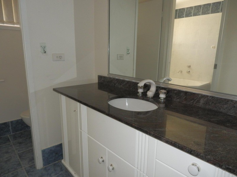 8 Lady Penrhyn Close, Lurnea NSW 2170