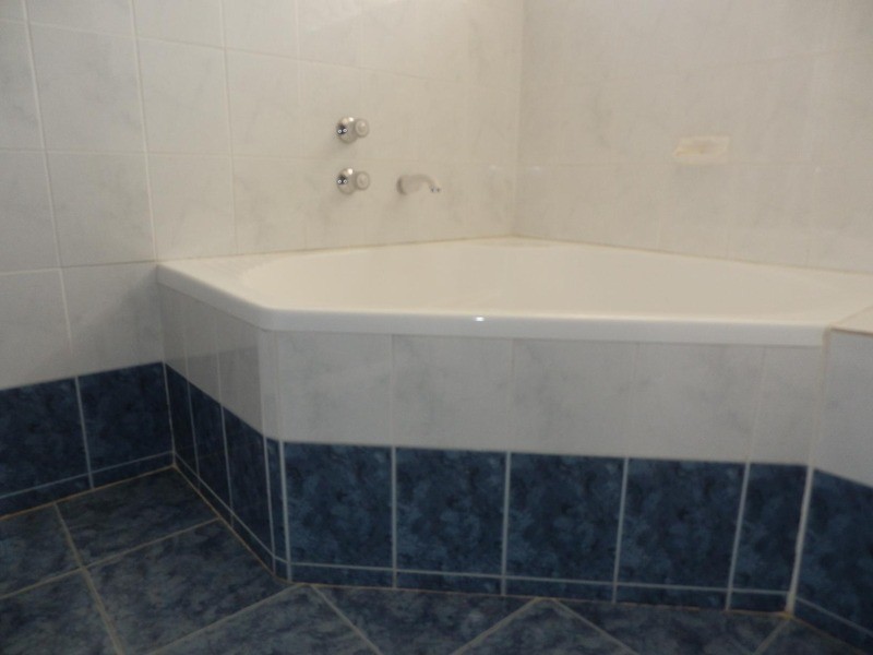 8 Lady Penrhyn Close, Lurnea NSW 2170