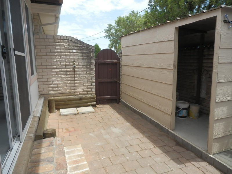 8 Lady Penrhyn Close, Lurnea NSW 2170