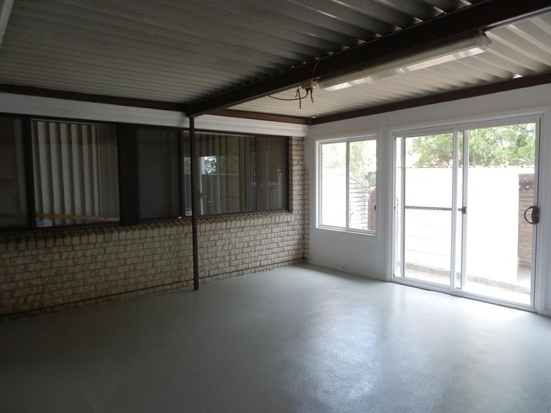 8 Lady Penrhyn Close, Lurnea NSW 2170