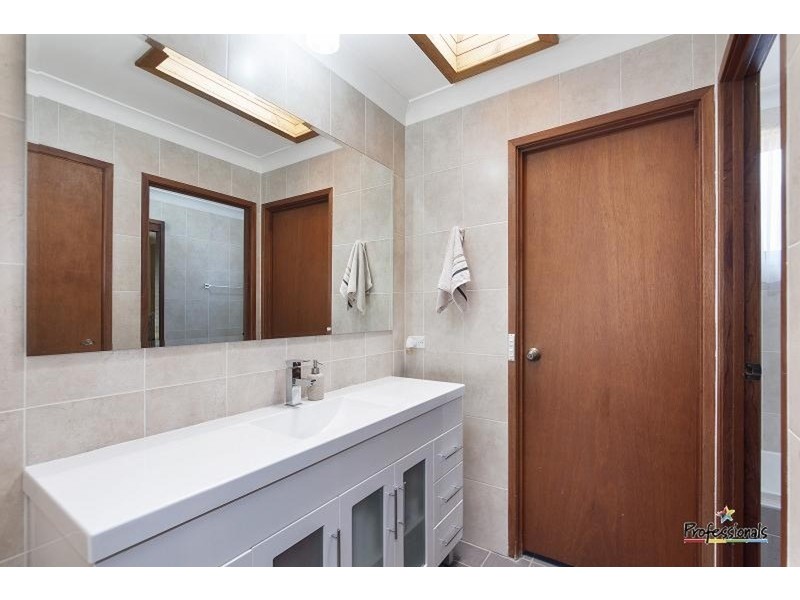 42 Canberra Avenue, Casula NSW 2170