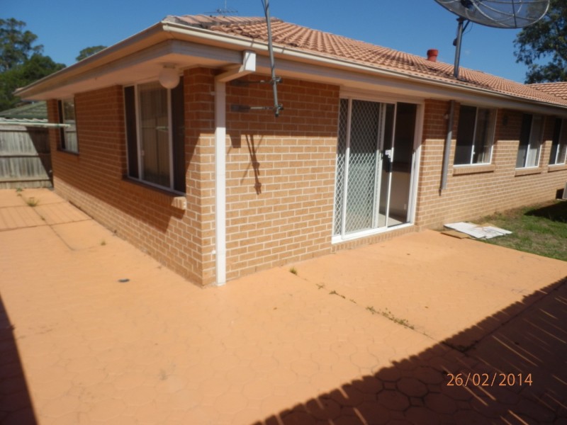 9 Harpur Place, Casula NSW 2170