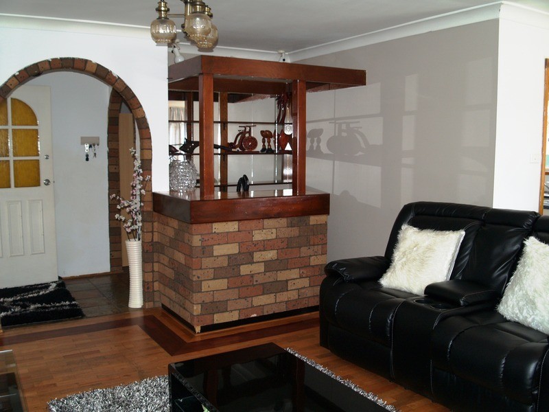 33 Grevillea Crescent, Prestons NSW 2170