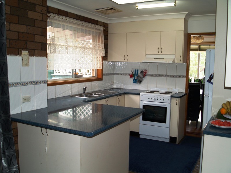 33 Grevillea Crescent, Prestons NSW 2170