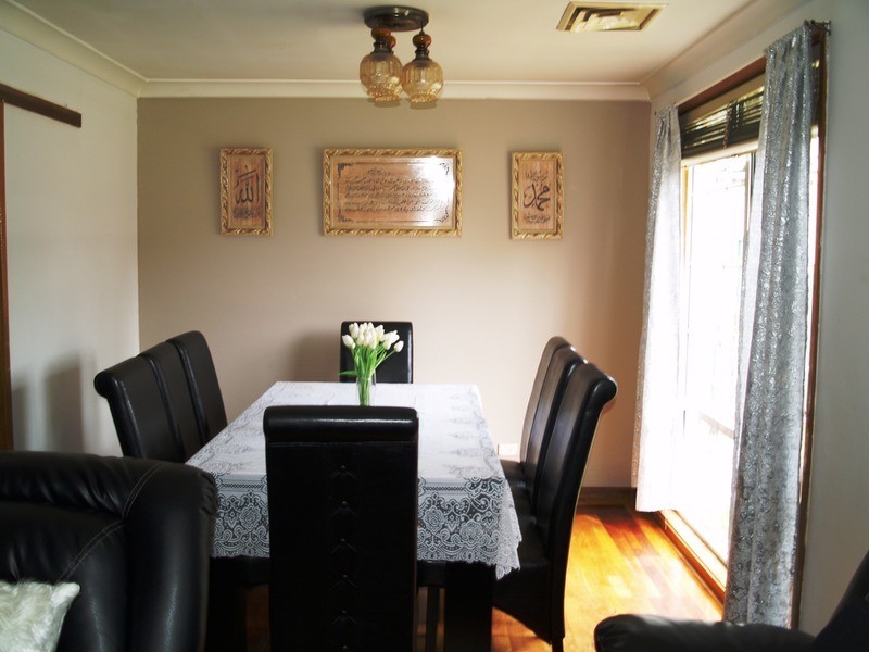 33 Grevillea Crescent, Prestons NSW 2170