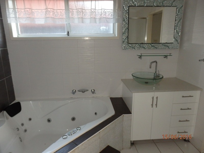 18 Brigalow Avenue, Casula NSW 2170