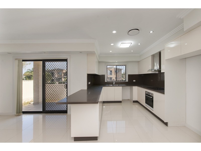 25A West Street, Lurnea NSW 2170