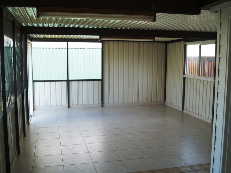 8 Hitter Avenue, Casula NSW 2170