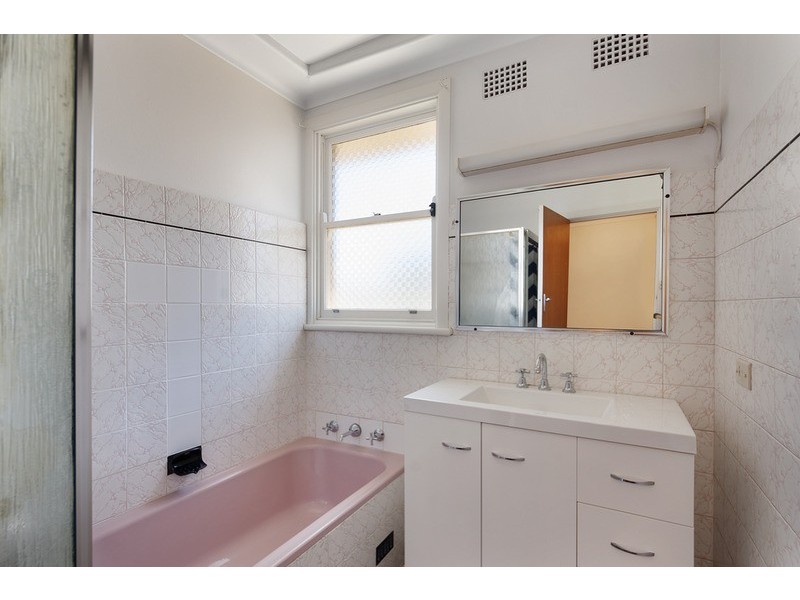 40 Reserve Road, Casula NSW 2170