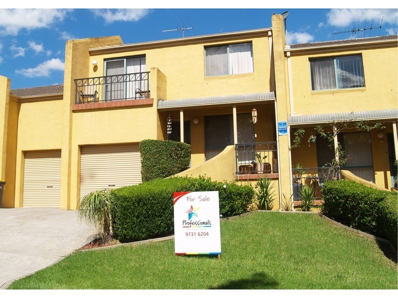 2/15 Keneally Way, Casula NSW 2170