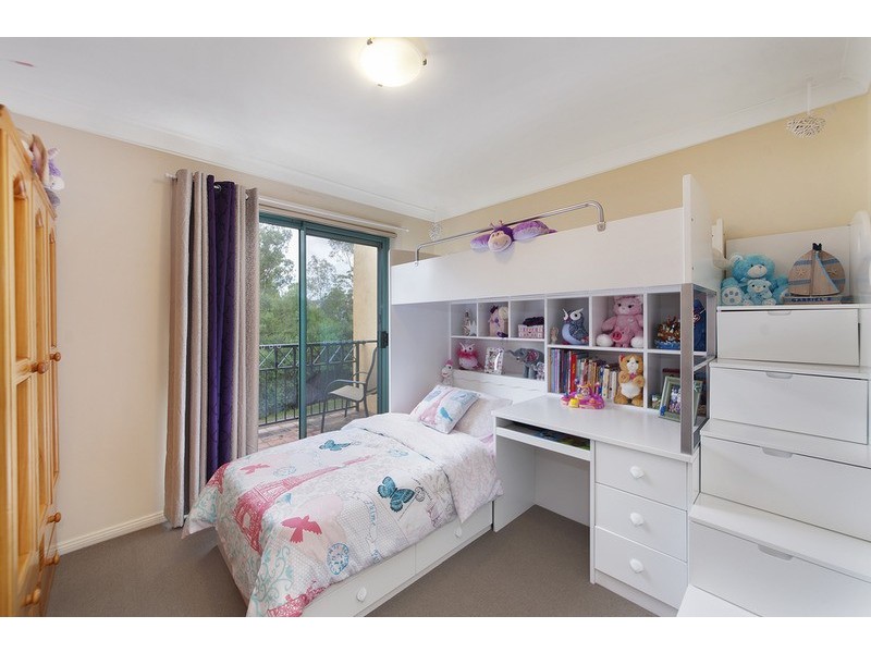 2/15 Keneally Way, Casula NSW 2170