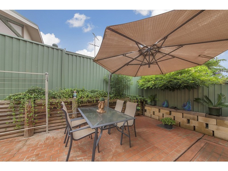 2/15 Keneally Way, Casula NSW 2170