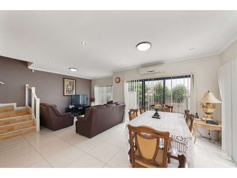 9/18 Holland Crescent, Casula NSW 2170