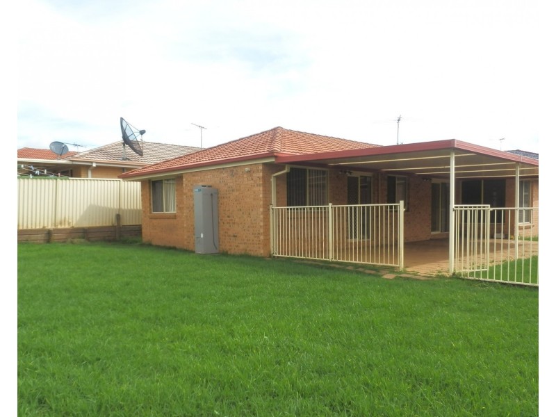 4 Zoric Close, Prestons NSW 2170