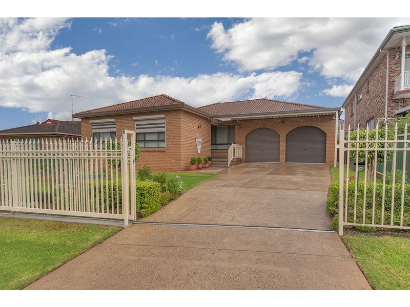62 Jacaranda Crescent, Casula NSW 2170