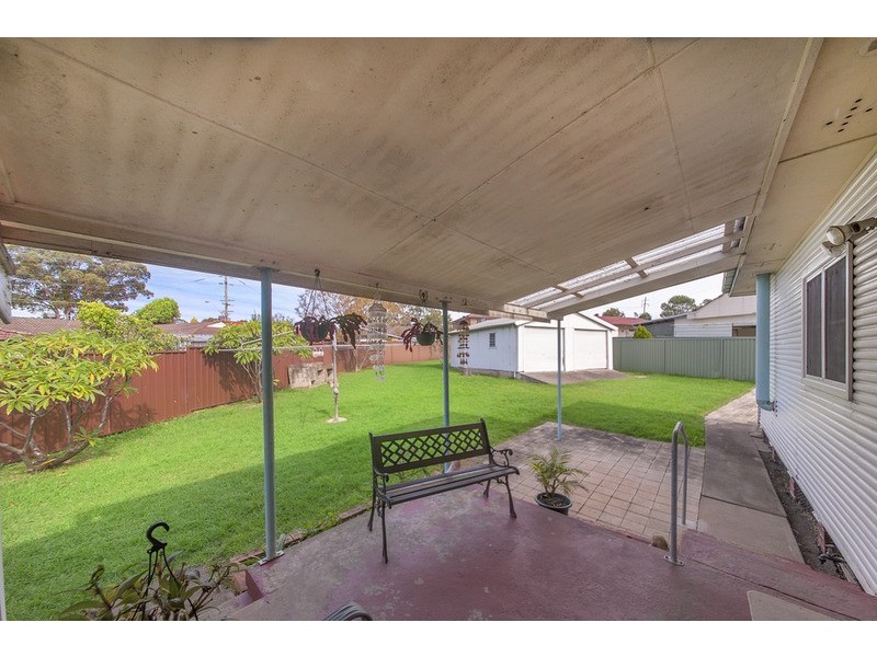 42 Holland  Crescent, Casula NSW 2170