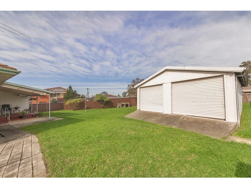 42 Holland  Crescent, Casula NSW 2170