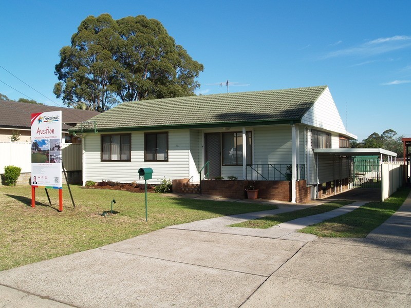 11 Hilda Avenue, Casula NSW 2170