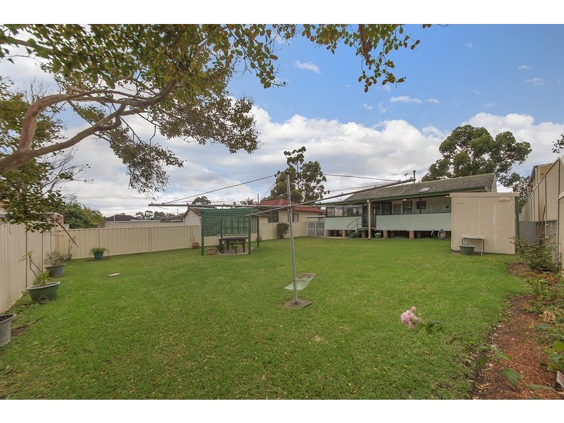 11 Hilda Avenue, Casula NSW 2170