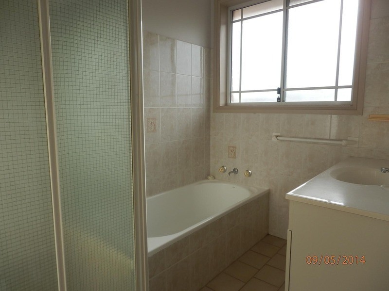 16B Woolgoolga Avenue, Hoxton Park NSW 2171