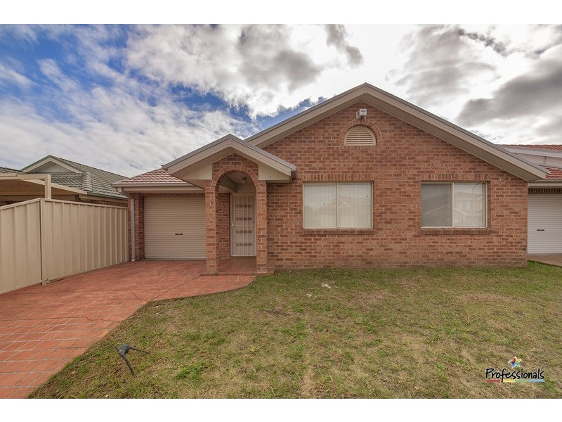 17 Plukavec Circuit, Prestons NSW 2170