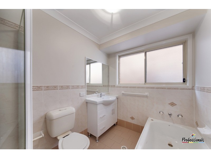 17 Plukavec Circuit, Prestons NSW 2170