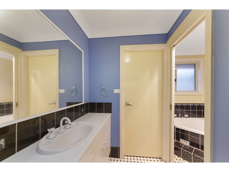 1/10 Durack  Place, Casula NSW 2170