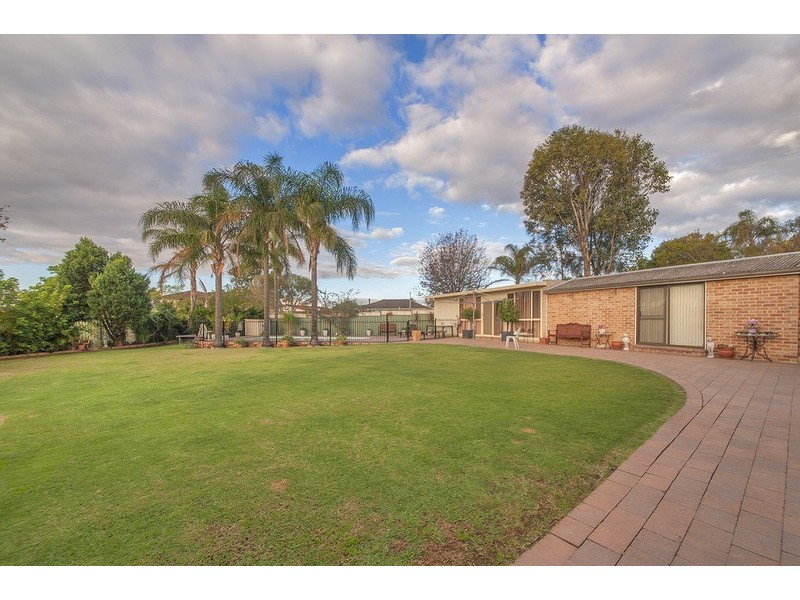 9 Simpson Avenue, Casula NSW 2170