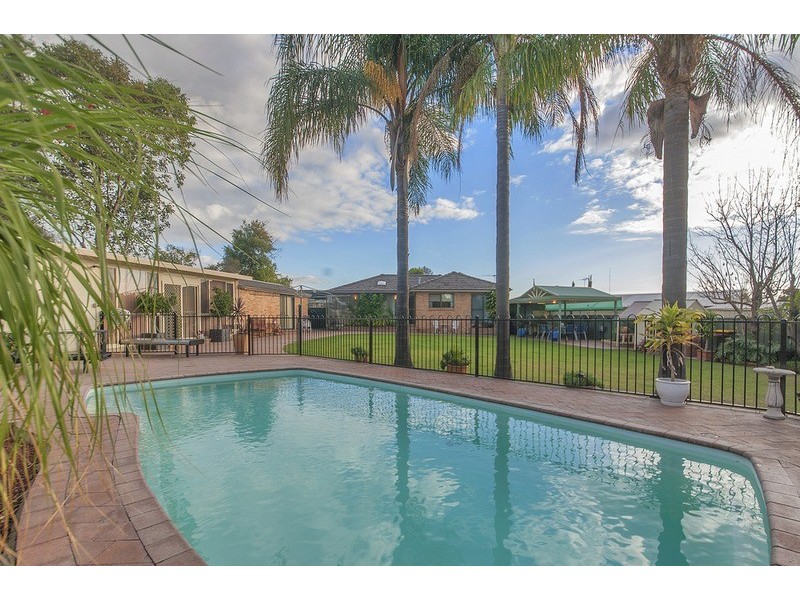 9 Simpson Avenue, Casula NSW 2170