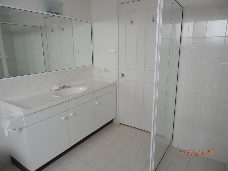 26 Niland Way, Casula NSW 2170