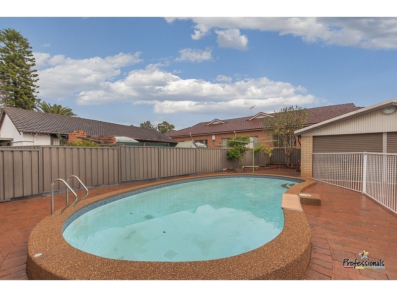 18 Mckell  Avenue, Casula NSW 2170