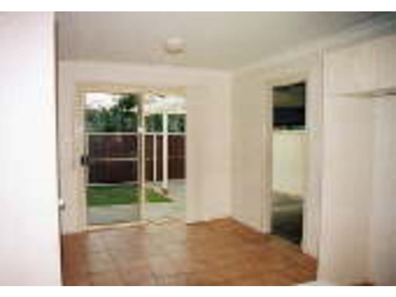 4/9-11 Doomben Close, Casula NSW 2170