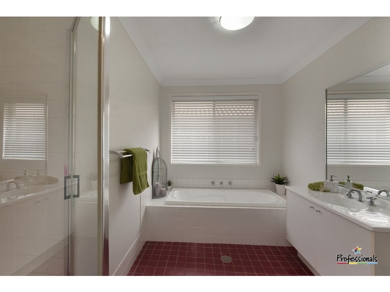 32 Paperbark Circuit, Casula NSW 2170