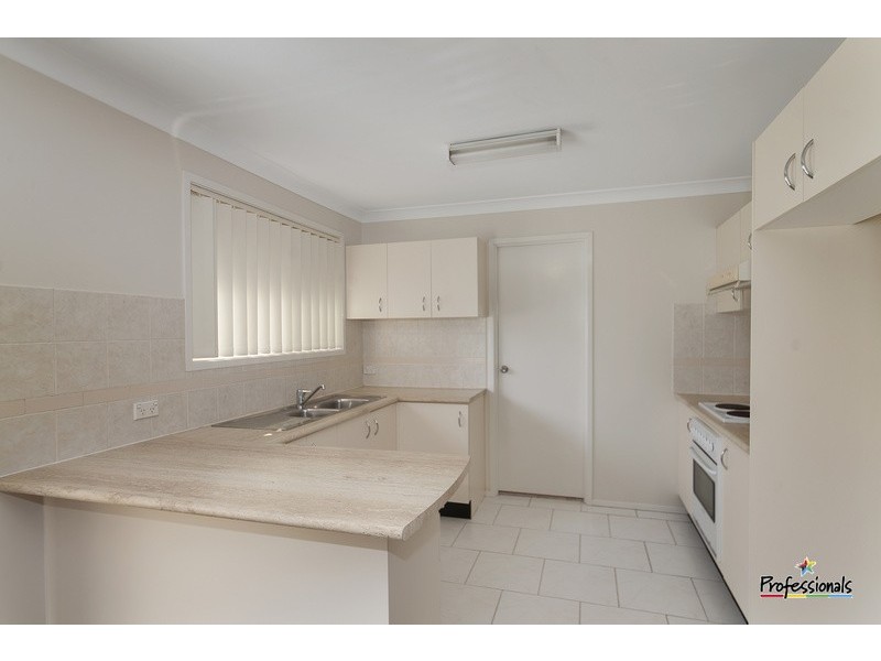 17 Plukavec Circuit, Prestons NSW 2170