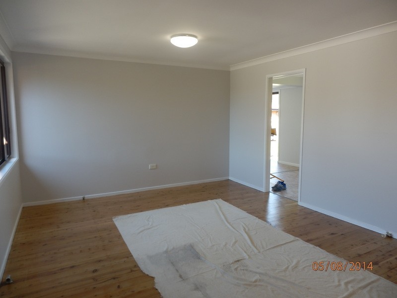 6 Robinson  Close, Lurnea NSW 2170