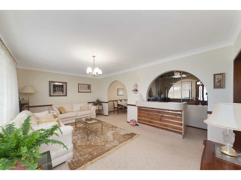 9 Simpson Avenue, Casula NSW 2170