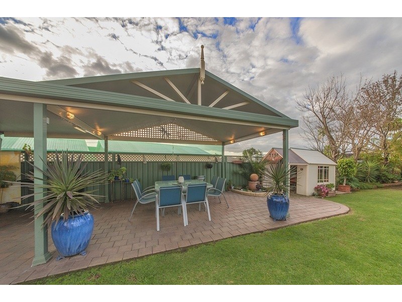 9 Simpson Avenue, Casula NSW 2170