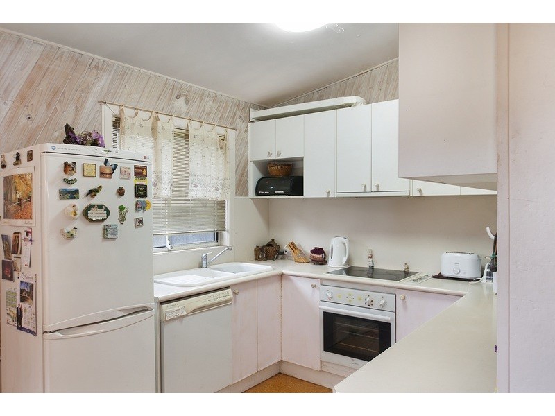 42 Waratah Avenue, Casula NSW 2170