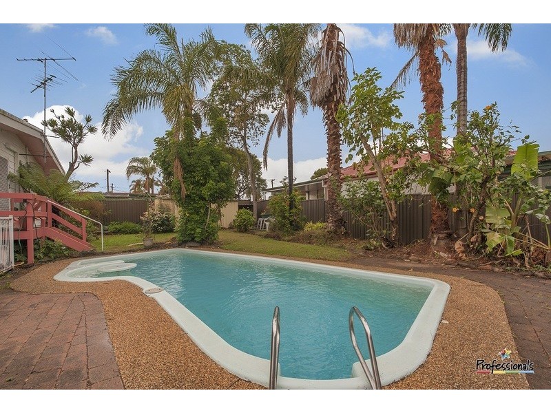 42 Waratah Avenue, Casula NSW 2170