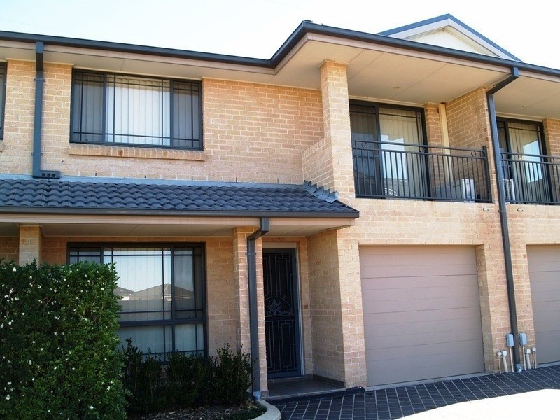 12/10 Yerona Street, Prestons NSW 2170