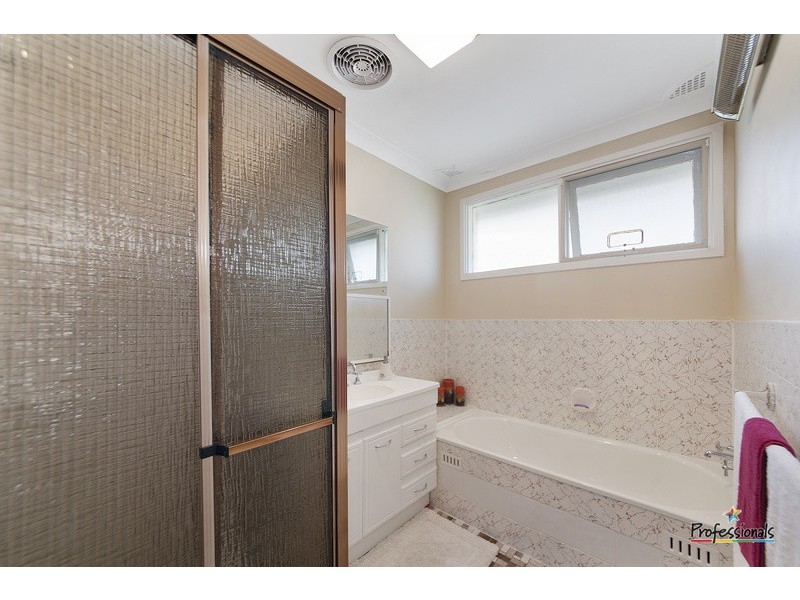 2 Birkdale Crescent, Liverpool NSW 2170