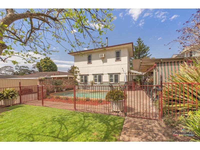 19 Canberra Avenue, Casula NSW 2170