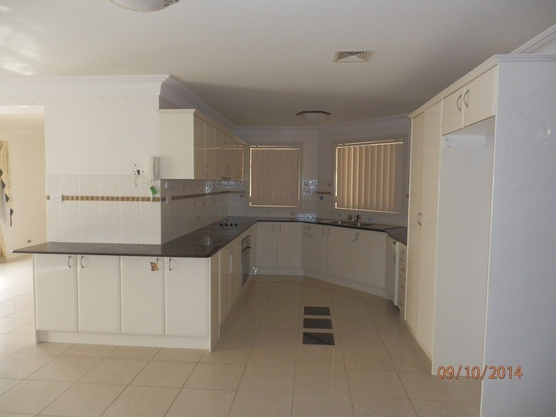 116 Kendall Drive, Casula NSW 2170