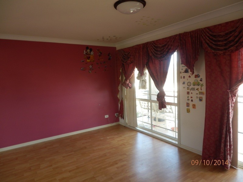 116 Kendall Drive, Casula NSW 2170