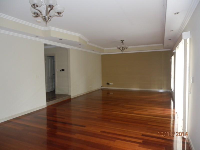 21 Canberra Avenue, Casula NSW 2170
