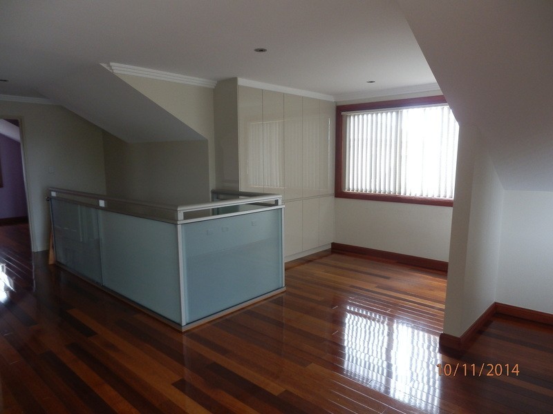 21 Canberra Avenue, Casula NSW 2170