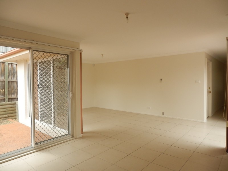 6 Nutmeg Close, Casula NSW 2170