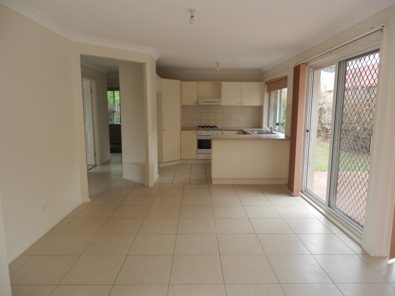 6 Nutmeg Close, Casula NSW 2170